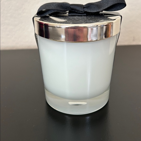 Jo Malone Wild Bluebell Candle 200g 45 Hour Burn w/ Silver Lid NIB $82 MSRP - Picture 6 of 14